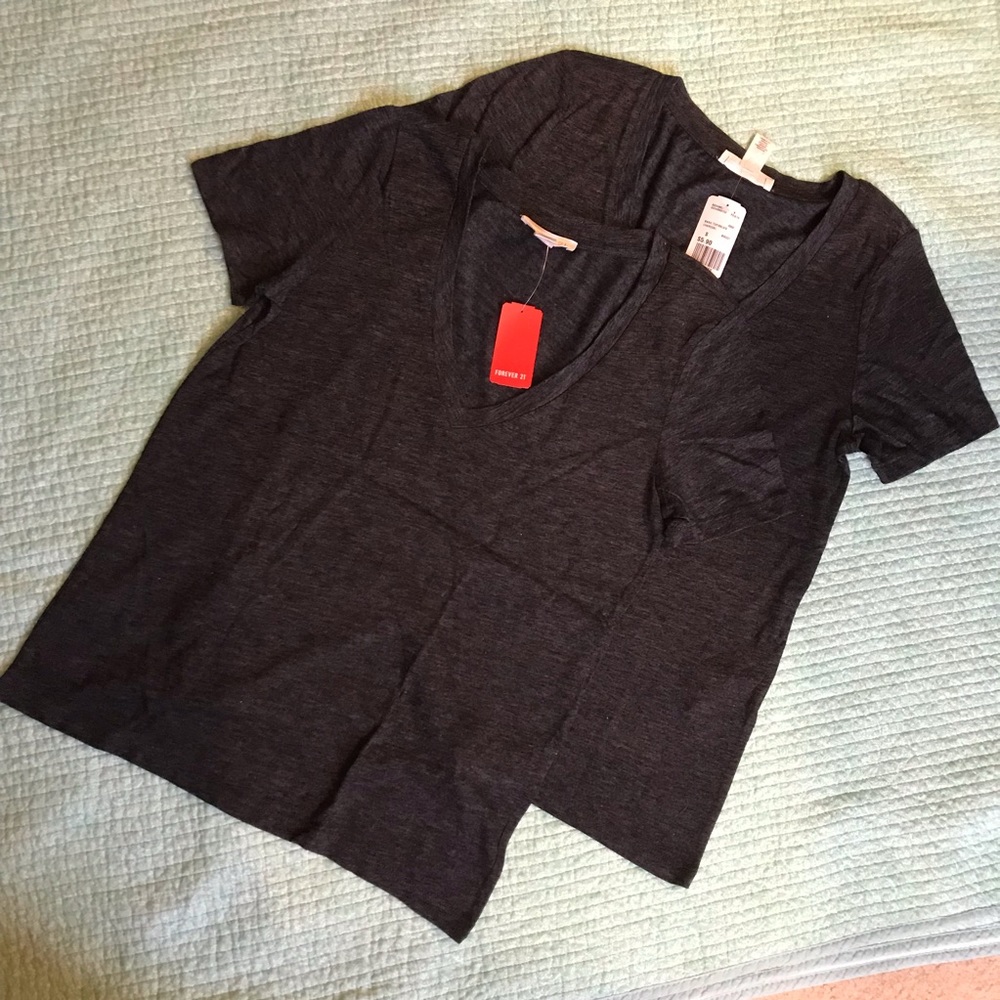 V Neck Tee Bundle of 2 - NWT Sz Small